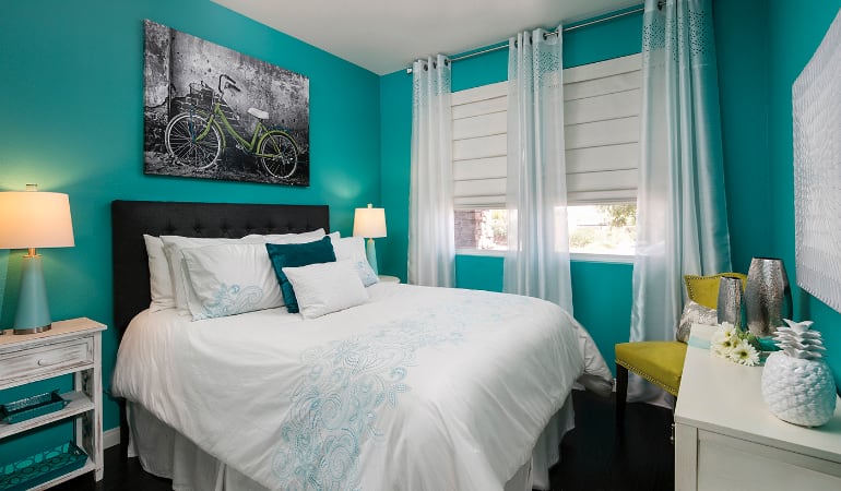 Roman shades in a Denver bedroom